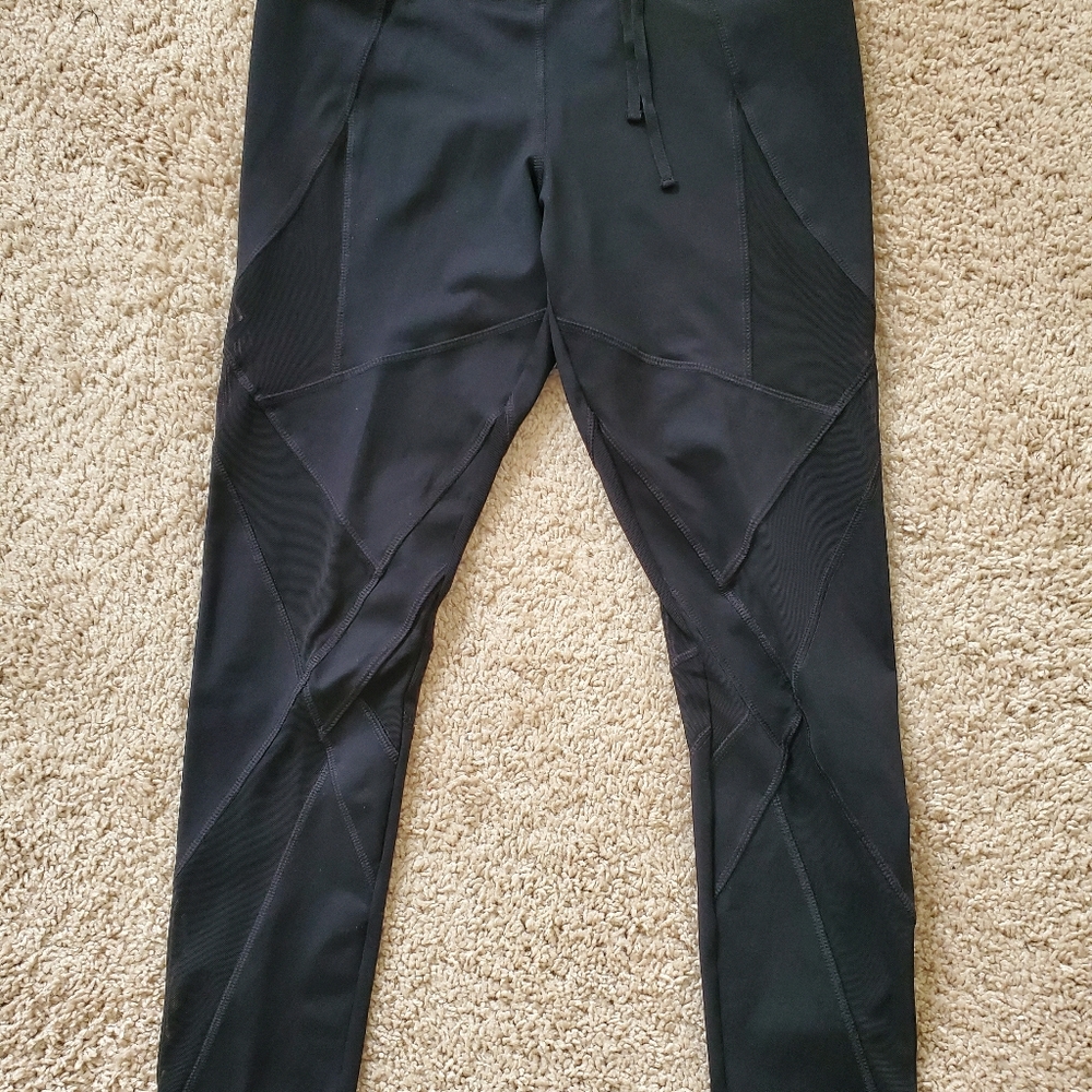 Forever 21 Black Leggings Capri Size Medium - Picture 4 of 8